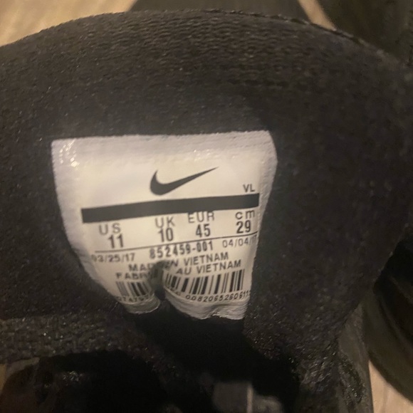 Nike Running Shoe - Picture 4 of 5